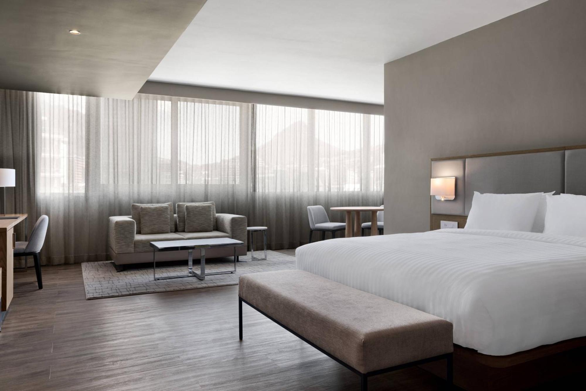 Ac By Marriott Waterfront 4*